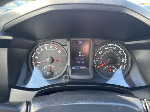 Used 2018 Toyota Tacoma SR image 22