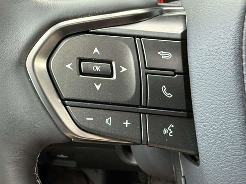 Used 2025 Lexus LX 600 4WD w/ Luxury Package image 22