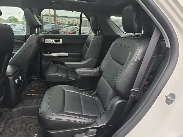Used 2023 Ford Explorer Limited w/ Limited Technology Package AWD/4WD image 7