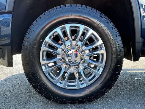 Used 2020 Chevrolet Silverado 2500 High Country AWD/4WD image 36