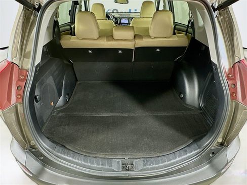 Used 2015 Toyota RAV4 Limited image 32