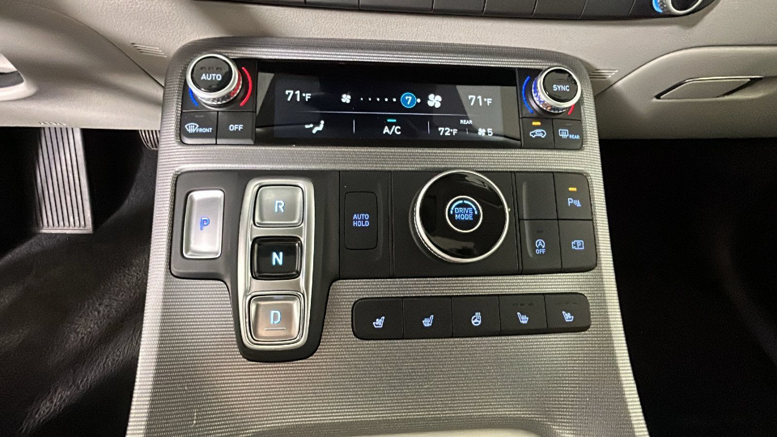 Used 2024 Hyundai Palisade Calligraphy FWD image 25