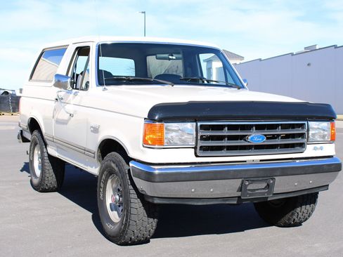 Used 1990 Ford Bronco AWD/4WD image 38