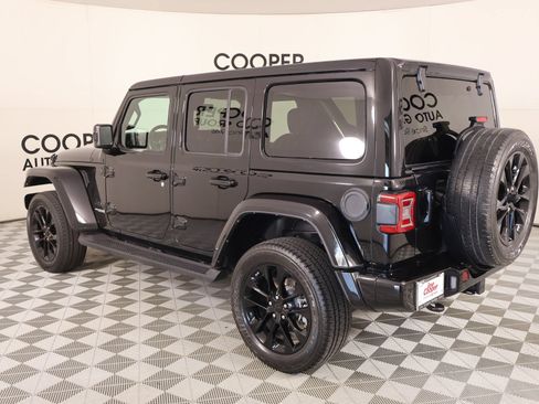Used 2021 Jeep Wrangler Unlimited Sahara AWD/4WD image 23