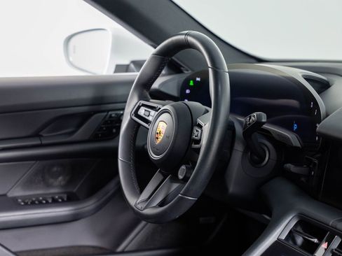 Used 2021 Porsche Taycan 4S image 26