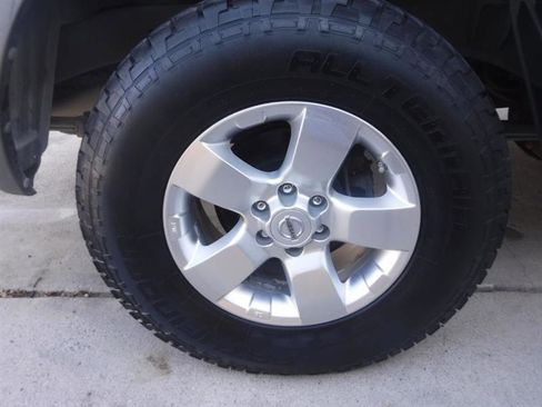 Used 2009 Nissan Frontier SE w/ SE Value Truck Pkg image 20