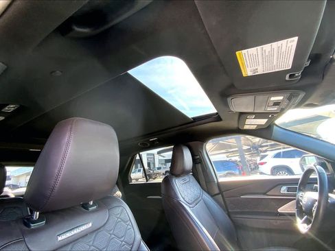 Used 2025 Ford Explorer Platinum w/ LUX Leather Package image 27