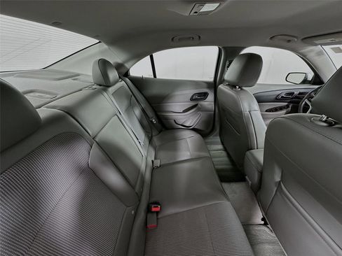 Used 2015 Chevrolet Malibu LT image 25
