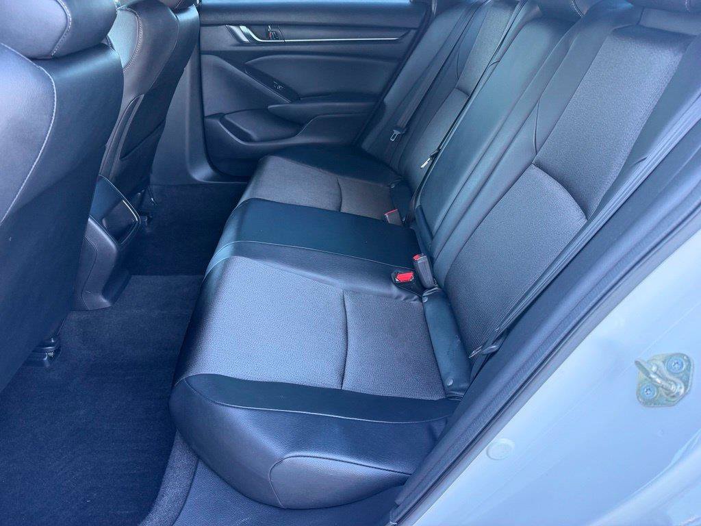Used 2018 Honda Accord Sport image 11