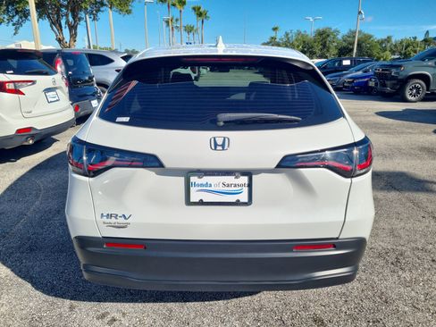 Used 2024 Honda HR-V LX image 6