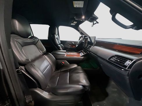 Used 2024 Lincoln Navigator Reserve image 23