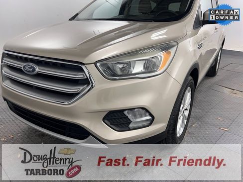 Used 2017 Ford Escape SE image 11