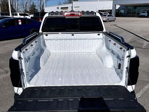 Used 2024 Chevrolet Colorado Z71 w/ Z71 Convenience Package 2 image 29