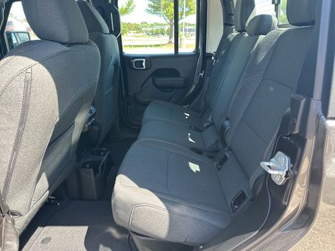 New 2025 Jeep Gladiator Sport image 46