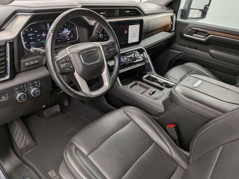 Used 2024 GMC Sierra 3500 Denali w/ Denali Reserve Package AWD/4WD image 2
