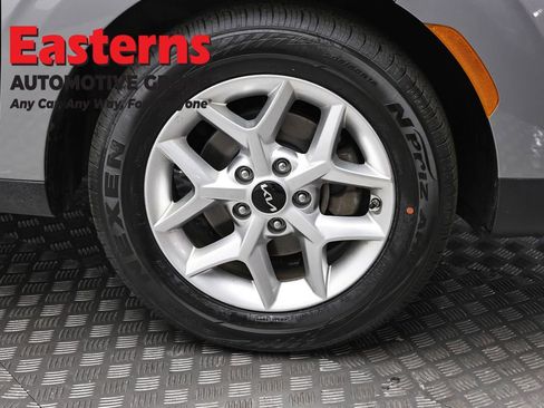 Used 2025 Kia Soul LX w/ LX Technology Package FWD image 31