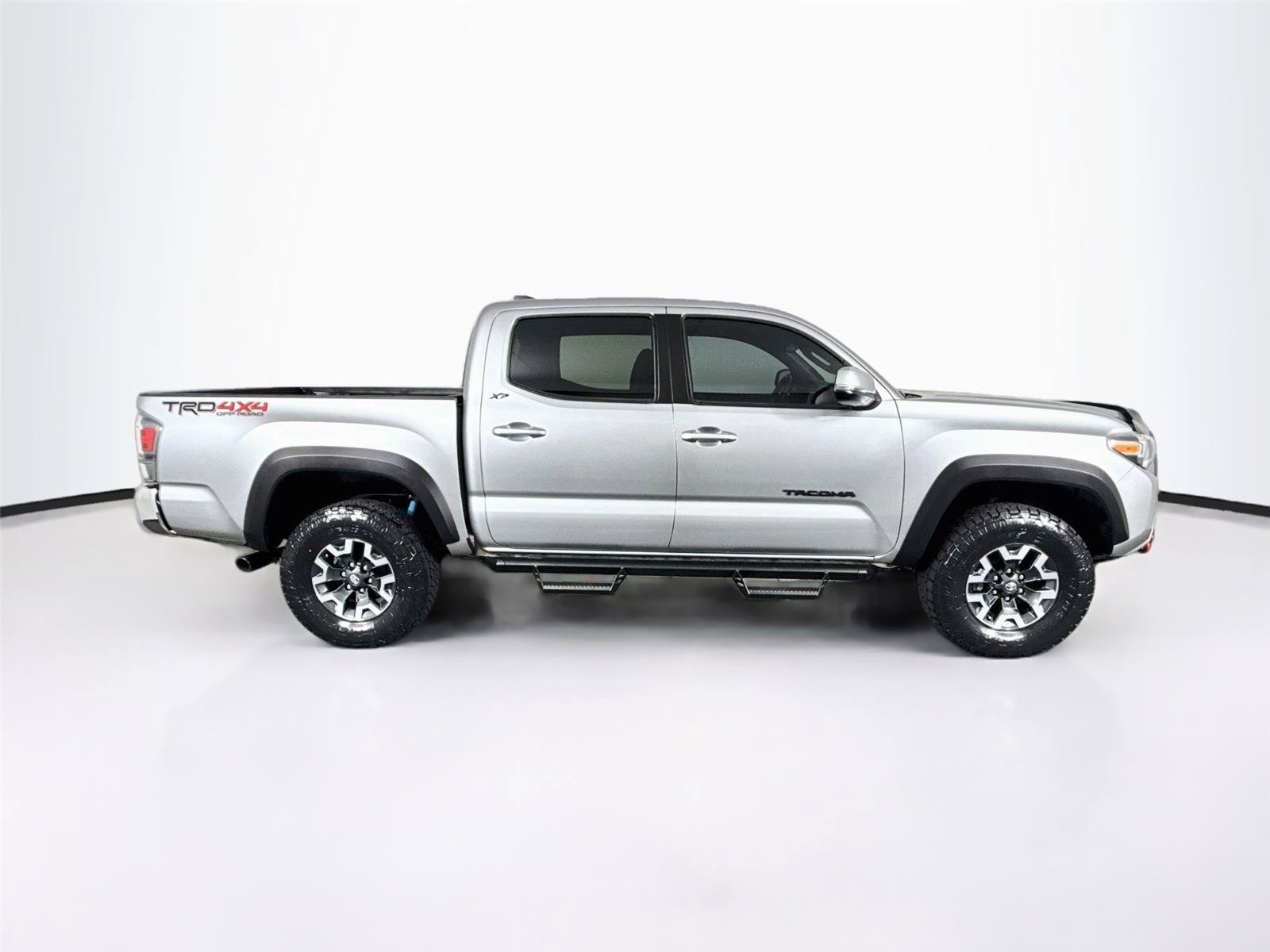 Certified 2023 Toyota Tacoma TRD Off-Road AWD/4WD image 9