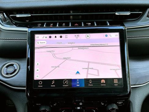 Used 2022 Jeep Grand Cherokee L Limited AWD/4WD image 13