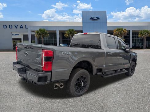 New 2026 Ford F250 Lariat w/ Black Appearance Package image 4