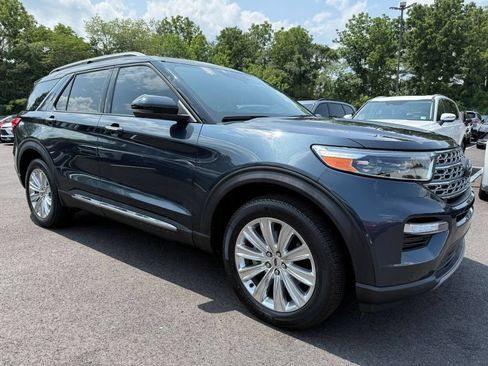 Used 2023 Ford Explorer Limited w/ Limited Technology Package AWD/4WD image 2