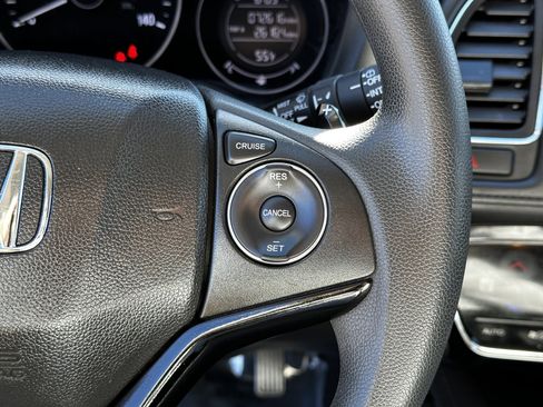 Used 2018 Honda HR-V EX image 26