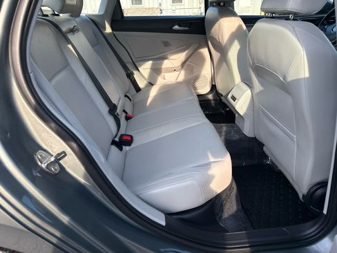 Used 2019 Volkswagen Jetta SEL FWD image 14