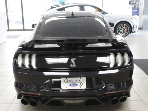 Used 2022 Ford Mustang Shelby GT500 w/ Technology Package RWD image 4