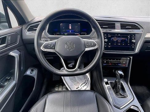 Used 2022 Volkswagen Tiguan SE FWD image 7