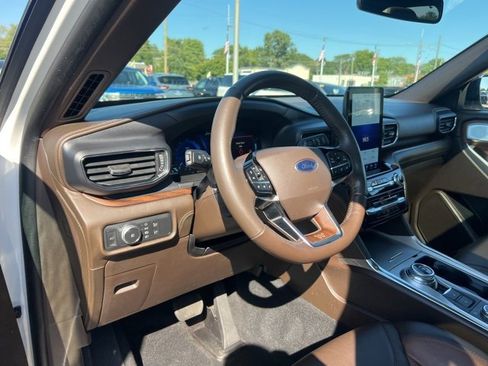 Certified 2021 Ford Explorer King Ranch w/ Premium Technology Package image 7