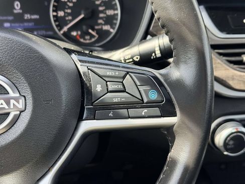 Used 2024 Nissan Altima 2.5 SV w/ SV Premium Package FWD image 23