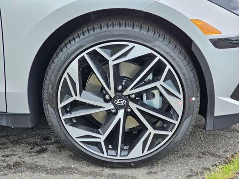 New 2025 Hyundai Ioniq 6 SEL image 9