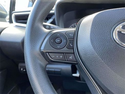 Used 2021 Toyota Corolla LE image 24