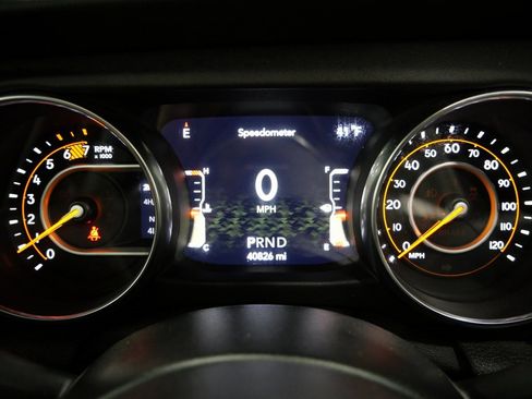 Used 2019 Jeep Wrangler Unlimited Sahara image 16