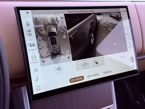 New 2026 Land Rover Range Rover Long Wheelbase SE image 23