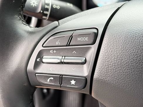 Used 2022 Hyundai Kona Limited AWD/4WD image 13