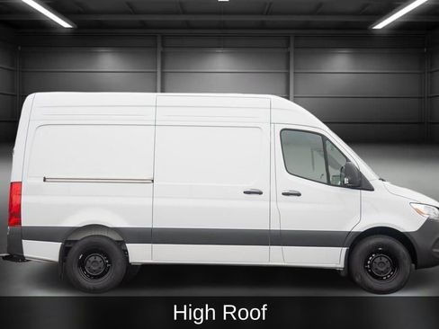 Used 2025 Mercedes-Benz Sprinter 2500 image 7
