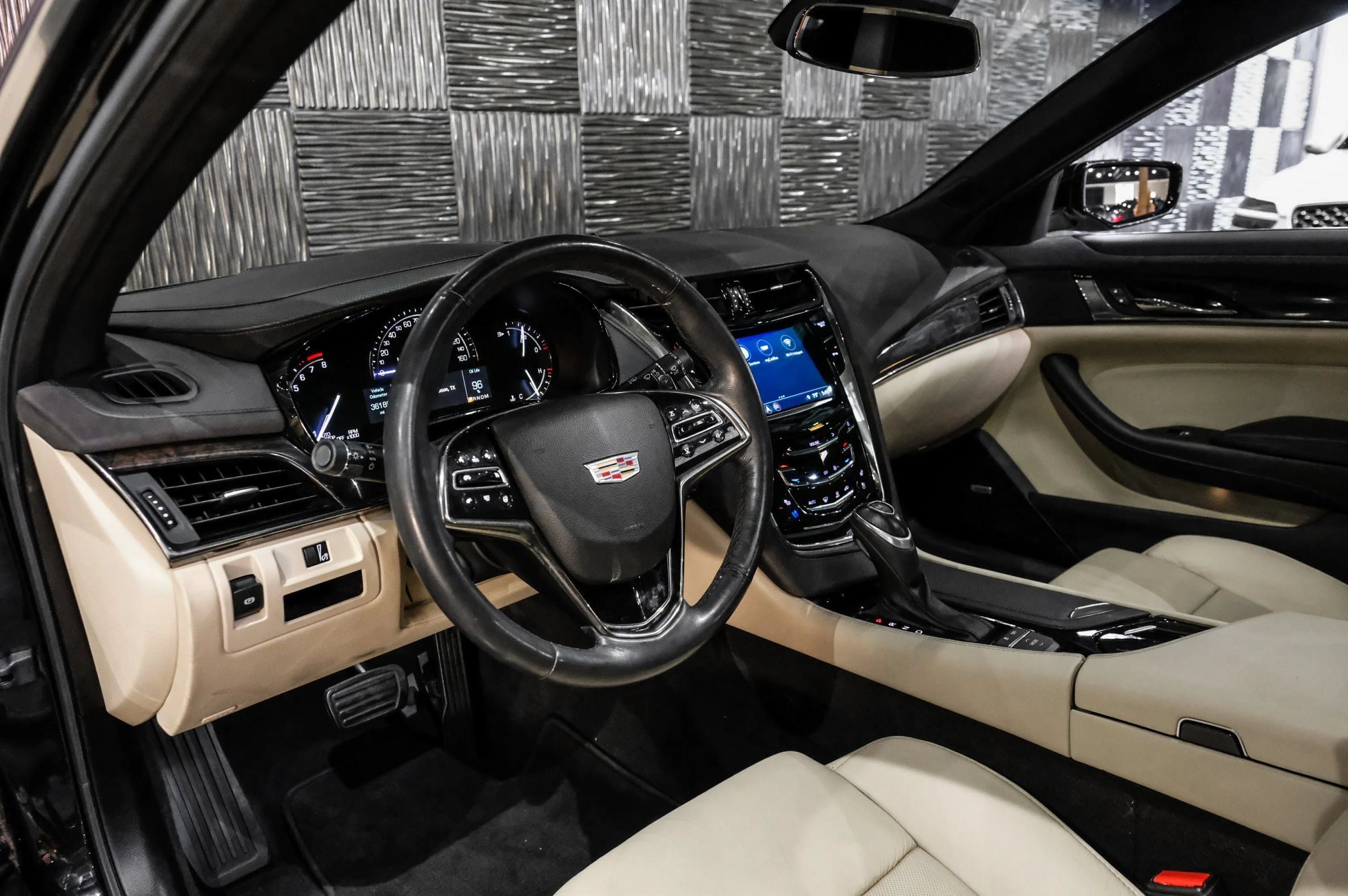 Used 2019 Cadillac CTS Luxury RWD image 3