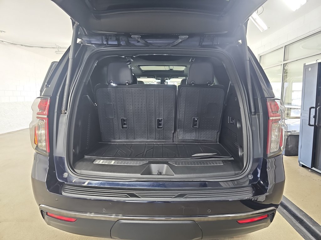 Used 2022 Chevrolet Tahoe RST w/ Luxury Package AWD/4WD image 17