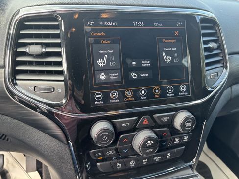 Used 2022 Jeep Grand Cherokee Laredo X image 13