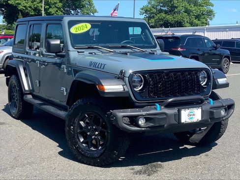 Used 2024 Jeep Wrangler Unlimited AWD/4WD image 2