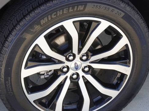 Used 2025 Ford Explorer ST-Line image 11