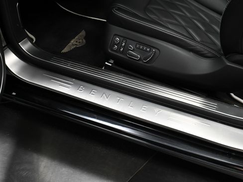 Used 2014 Bentley Continental GTC image 23