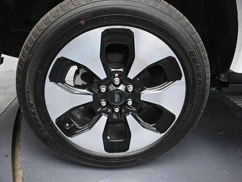 Used 2023 Ford F150 Lightning Platinum AWD/4WD image 32