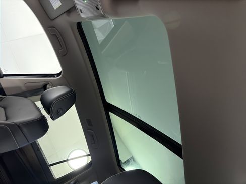 Used 2025 Volkswagen Atlas SEL image 21