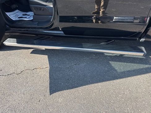 Used 2019 GMC Sierra 1500 Denali w/ Denali Ultimate Package image 18