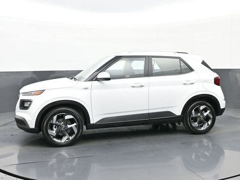 Certified 2025 Hyundai Venue SEL image 7
