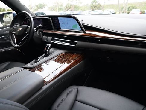 Used 2024 Cadillac Escalade ESV Luxury image 20