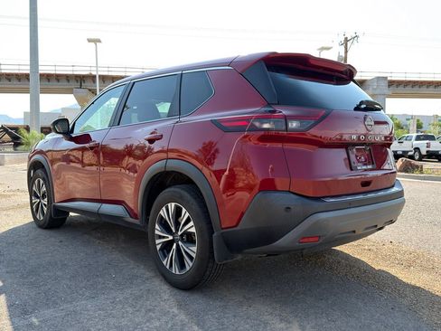 Used 2022 Nissan Rogue SV FWD image 3