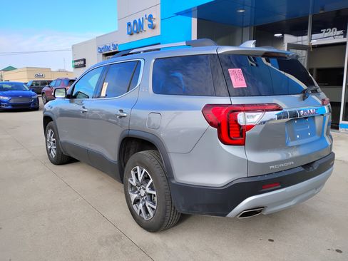 Used 2023 GMC Acadia SLT image 2