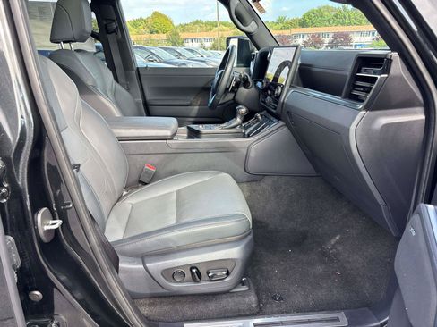 Used 2024 Lexus GX 550 w/ Accessory Package (Z1) AWD/4WD image 18